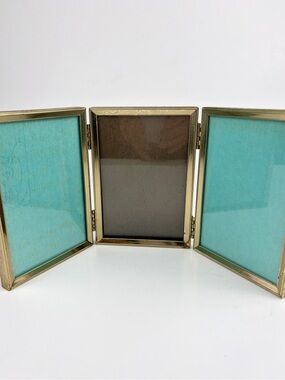 Vintage Brass Metal Trifold 3.5 x 5 in Picture Photo Frame Hinged with Glass